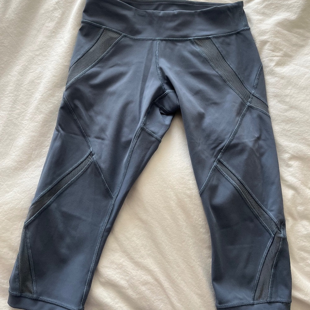 Lululemon Crop Ink Blue Leggings Size 6